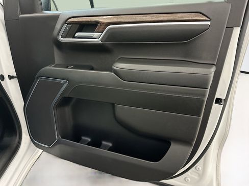 Used 2024 GMC Sierra 1500 Elevation image 33