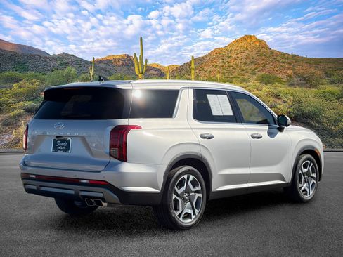 Used 2025 Hyundai Palisade SEL FWD image 4
