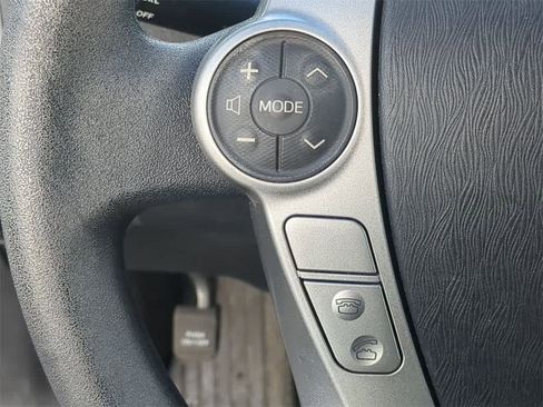 Used 2014 Toyota Prius Four image 15