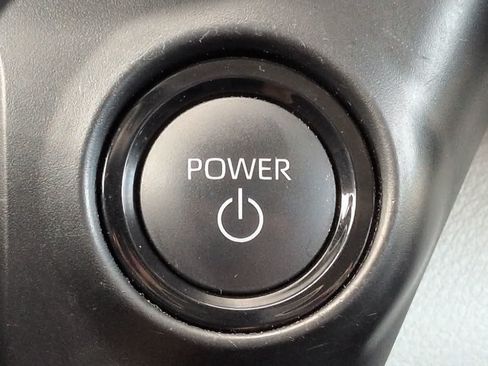 Used 2025 Toyota Sienna XLE FWD image 27