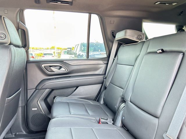 Used 2023 GMC Yukon SLT AWD/4WD image 17
