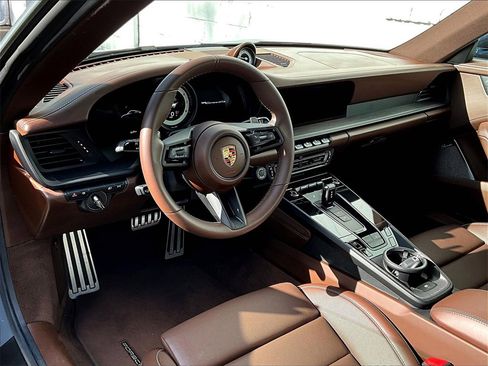 Certified 2024 Porsche 911 Carrera GTS image 4