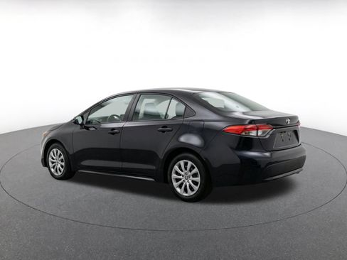 Used 2025 Toyota Corolla LE FWD image 7