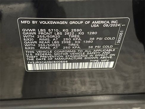 Certified 2025 Volkswagen Atlas SE image 30