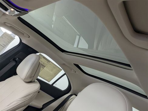 New 2026 Mercedes-Benz E 350 4MATIC Sedan image 9