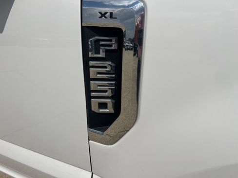 Used 2020 Ford F250 2WD SuperCab Super Duty image 3