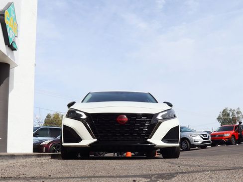 Used 2023 Nissan Altima 2.0 SR image 17