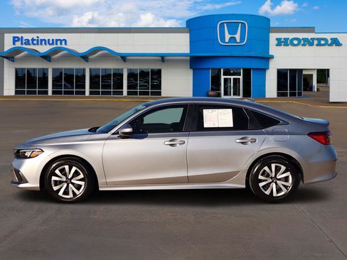 Used 2024 Honda Civic LX image 3
