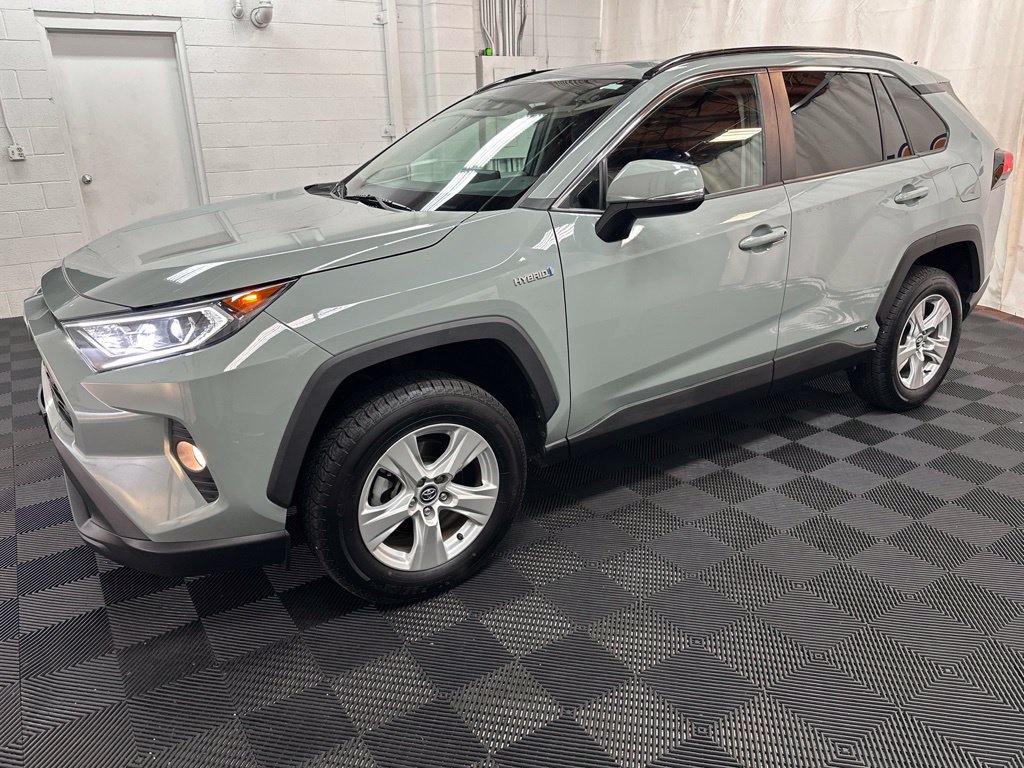 Used 2020 Toyota RAV4 XLE w/ Convenience Package AWD/4WD image 5