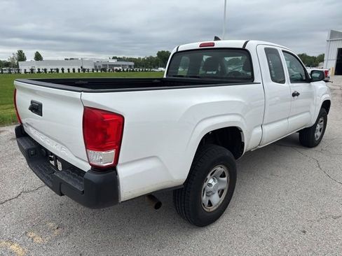 Used 2016 Toyota Tacoma SR RWD image 6
