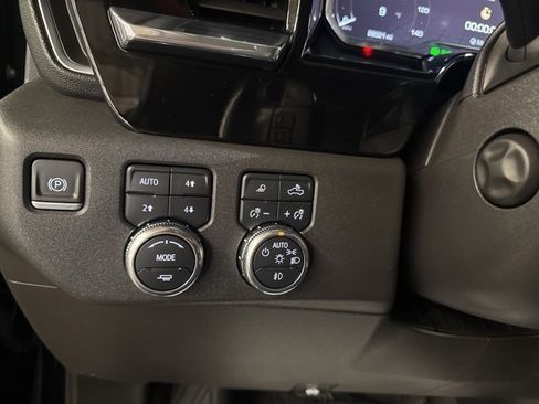 Used 2023 GMC Sierra 1500 SLT image 19