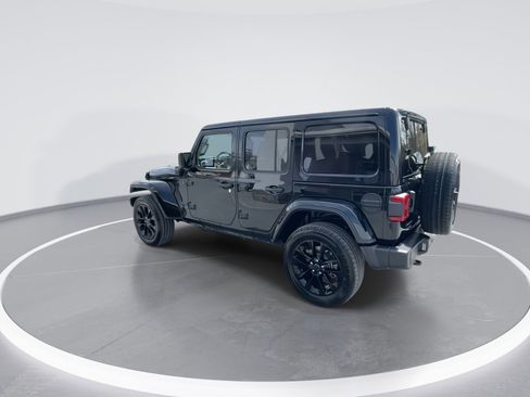 Used 2025 Jeep Wrangler Unlimited Sahara w/ Safety Group AWD/4WD image 13