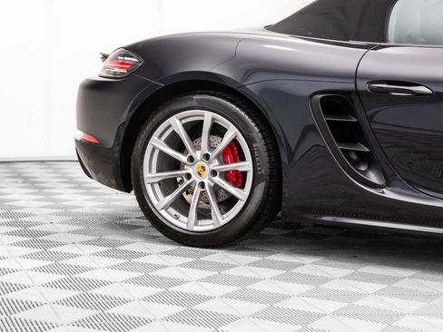 Used 2018 Porsche 718 Boxster S image 37