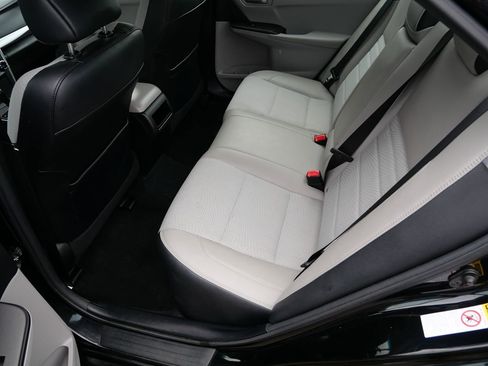 Used 2017 Toyota Camry SE FWD image 20