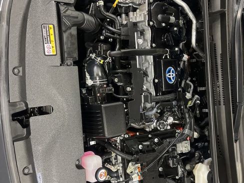 Used 2024 Toyota Corolla SE image 27