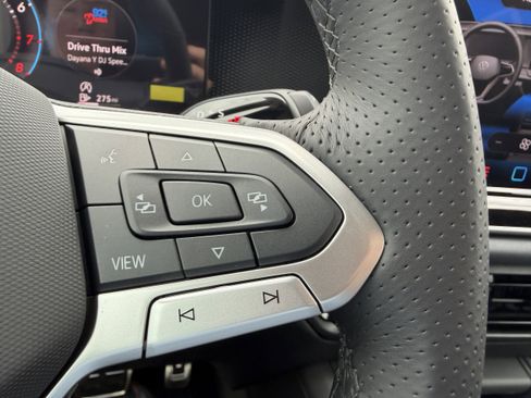 New 2026 Volkswagen Tiguan SE R-Line FWD image 25