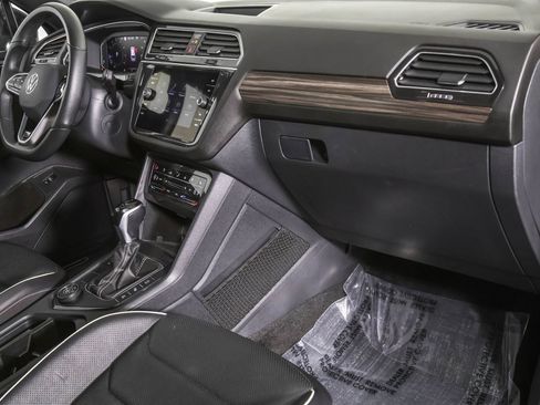 Used 2024 Volkswagen Tiguan SEL R-Line image 44