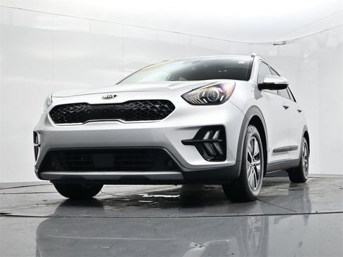 Used 2020 Kia Niro EX Premium image 36