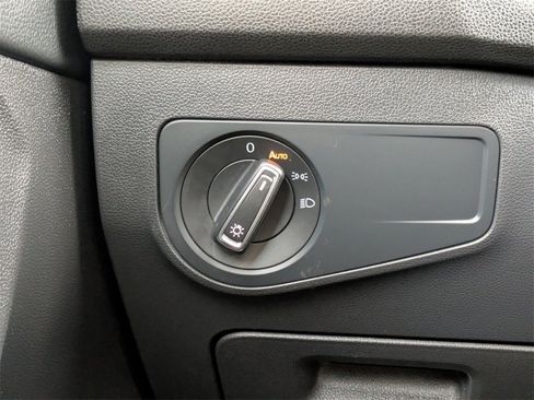 Used 2022 Volkswagen Tiguan SE R-Line image 18