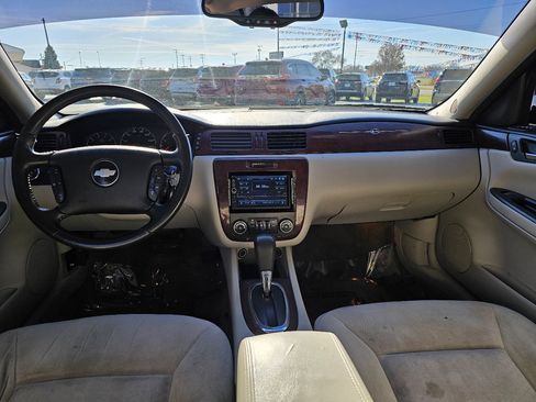 Used 2010 Chevrolet Impala LT w/ Convenience Package image 3