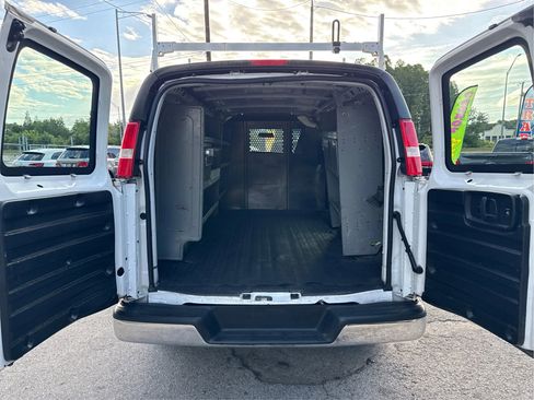 Used 2022 Chevrolet Express 2500 w/ Driver Convenience Package RWD image 13