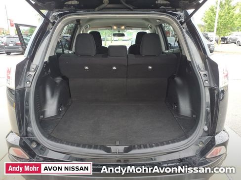 Used 2016 Toyota RAV4 LE FWD image 9