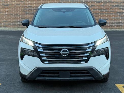 Used 2024 Nissan Rogue S image 2