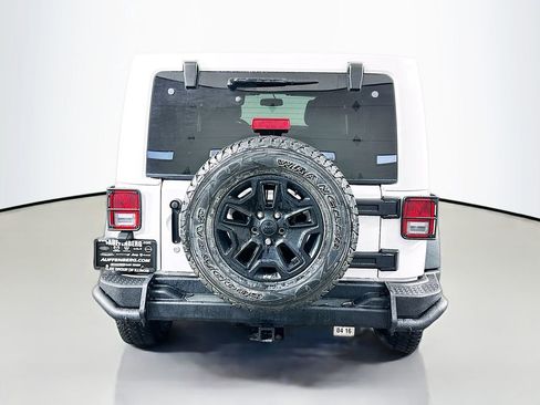 Used 2013 Jeep Wrangler Unlimited Sahara image 6