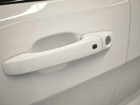 Used 2021 Jeep Grand Cherokee Altitude image 48