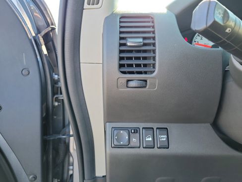 Used 2018 Nissan Frontier PRO-4X image 19