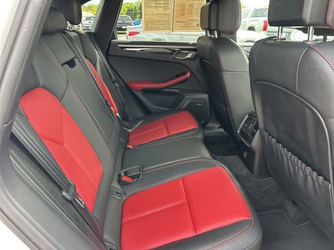 Used 2021 Porsche Macan AWD/4WD image 22