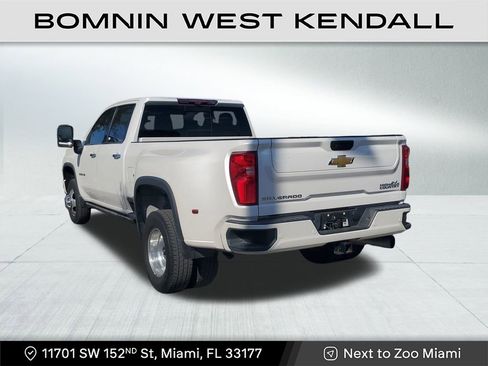 Used 2022 Chevrolet Silverado 3500 High Country w/ Technology Package image 5
