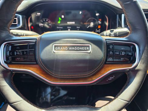 Used 2022 Jeep Grand Wagoneer Series III w/ Rear Seat Video Group 1 AWD/4WD image 26