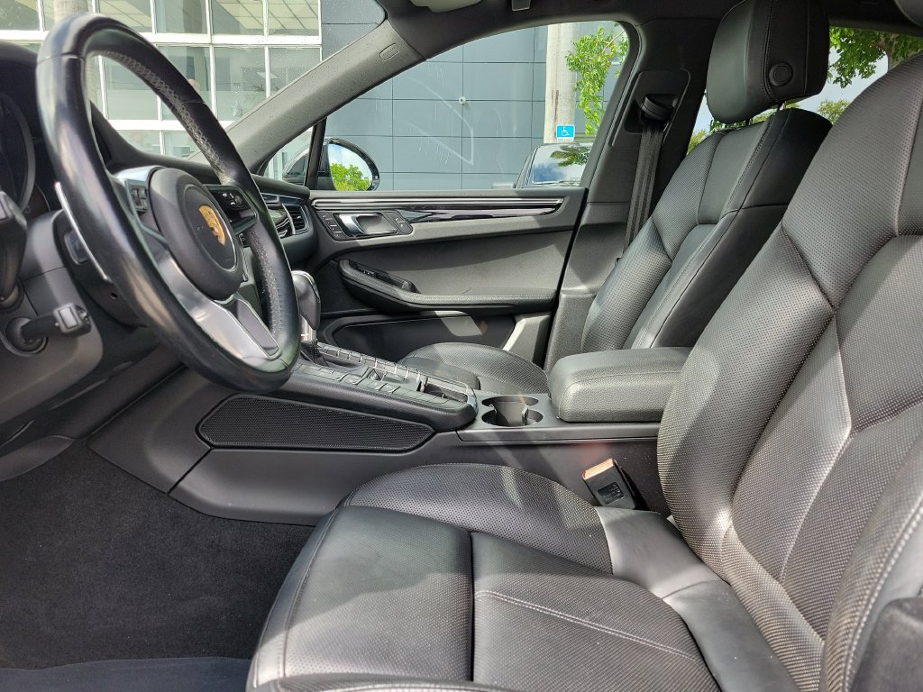 Used 2018 Porsche Macan AWD/4WD image 24