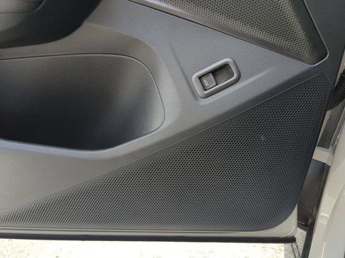 Certified 2026 Volkswagen Tiguan SE R-Line FWD image 19