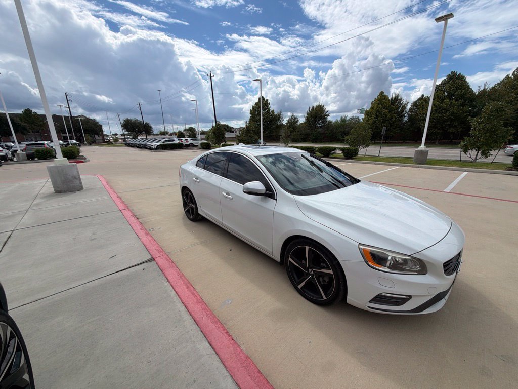 Used 2016 Volvo S60 T5 R-Design FWD image 6