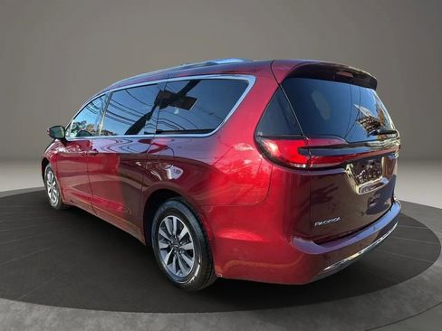 Used 2021 Chrysler Pacifica Touring-L image 7