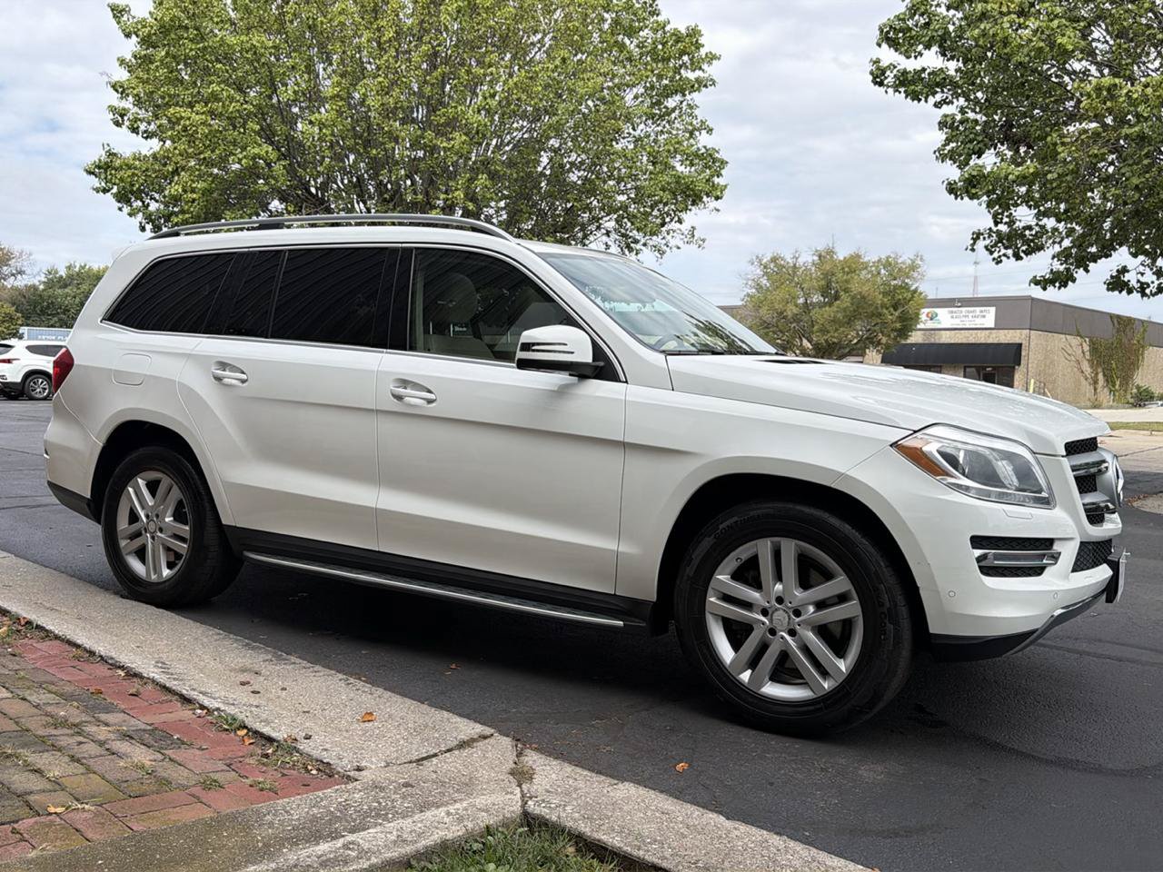 Used 2015 Mercedes-Benz GL 450 4MATIC image 9