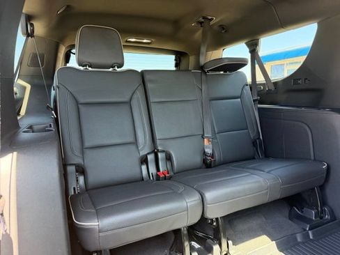 Used 2024 Chevrolet Suburban Premier w/ Premium Package RWD image 12