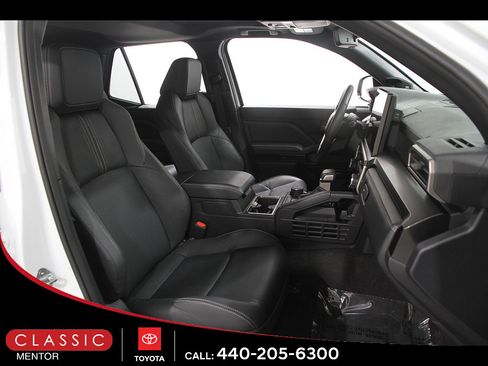 Certified 2025 Toyota 4Runner Limited AWD/4WD image 18
