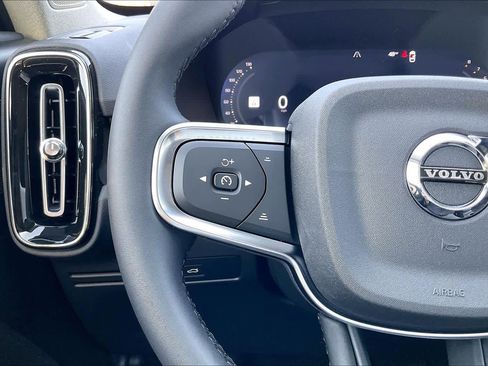 New 2026 Volvo XC40 B4 Core w/ Climate Package image 17
