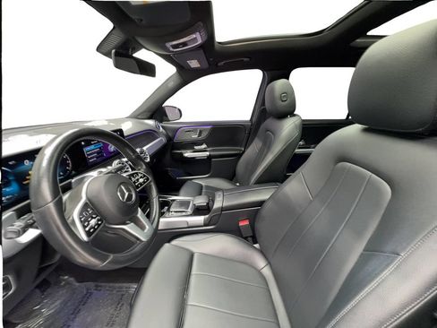 Used 2022 Mercedes-Benz GLB 250 image 19