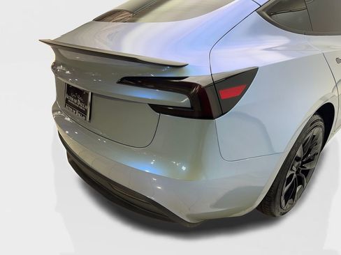 Used 2025 Tesla Model 3 Long Range image 18