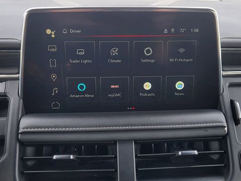 Used 2024 GMC Yukon XL SLT image 18