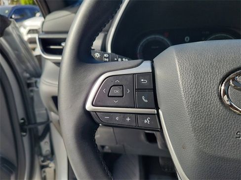 Used 2025 Toyota Highlander XSE image 18