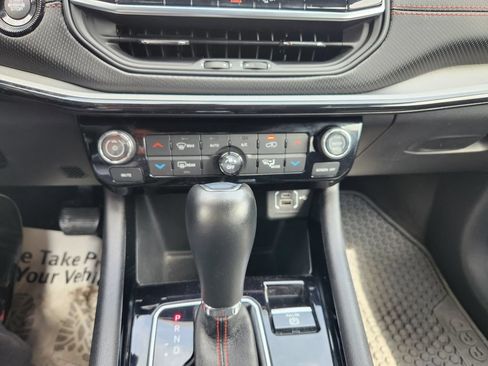 Used 2025 Jeep Compass Trailhawk AWD/4WD image 14