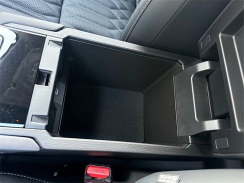 New 2026 Mitsubishi Outlander SEL image 23