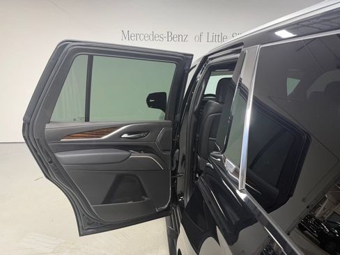 Used 2024 Cadillac Escalade Premium Luxury AWD/4WD image 22