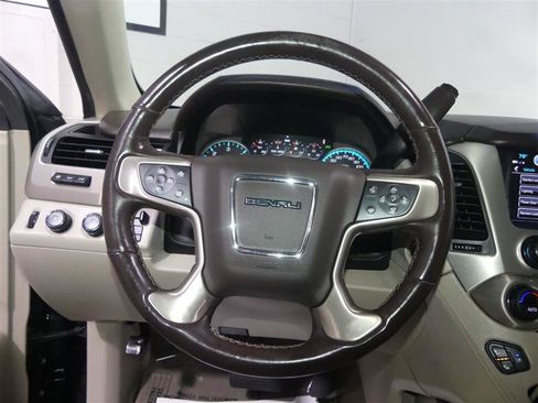 Used 2019 GMC Yukon Denali w/ Denali Ultimate Package AWD/4WD image 30