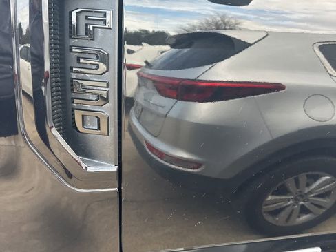 Used 2021 Ford F350 Lariat image 17